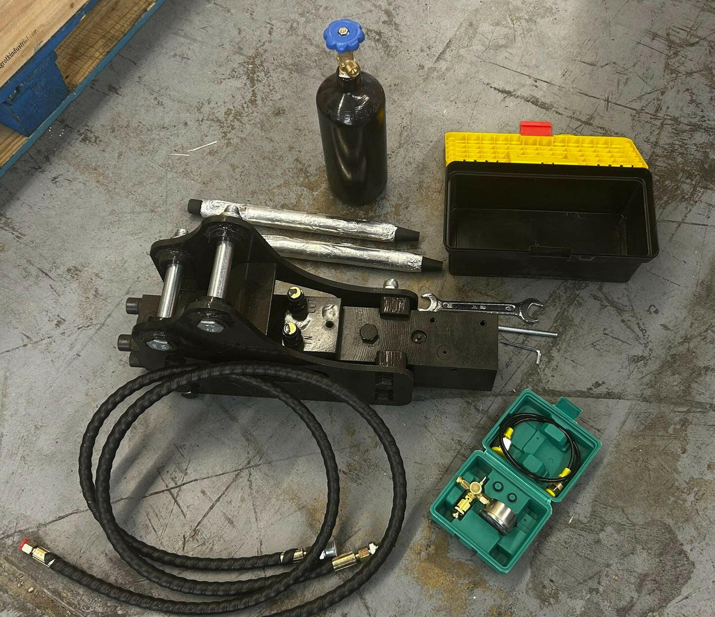 AGT 65KG 12EX-HMR Mini Excavator Hydraulic Hammer Rock Breaker Hammer Attachment