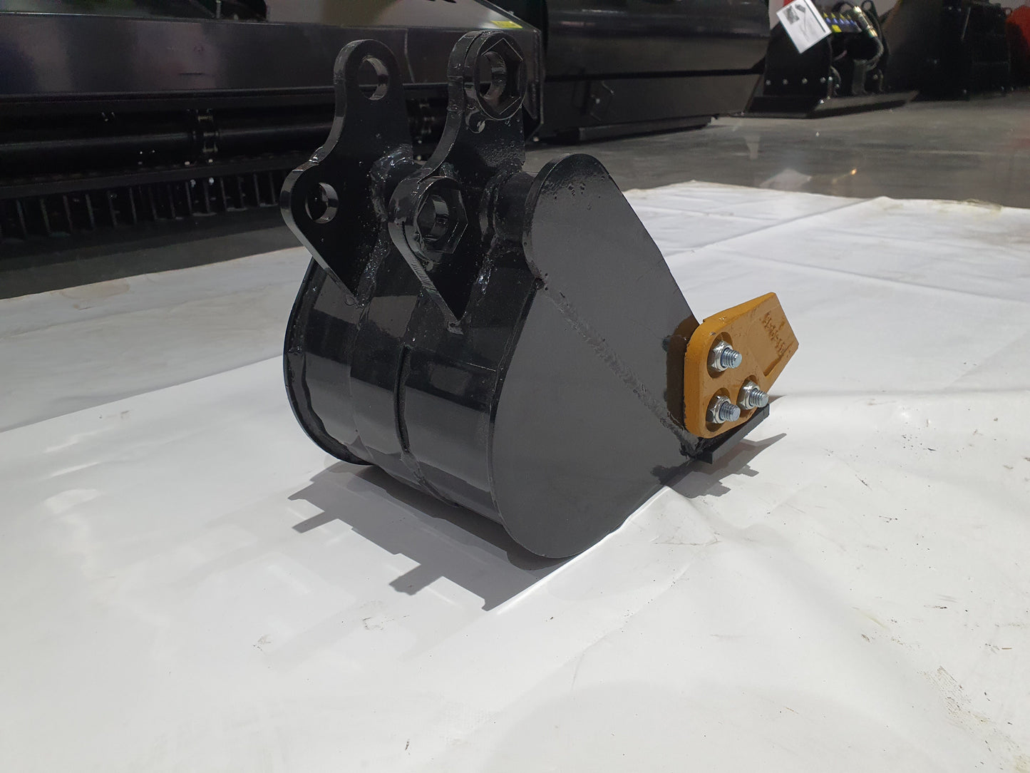12" Bucket with teeth | AGT-12EX-WD12