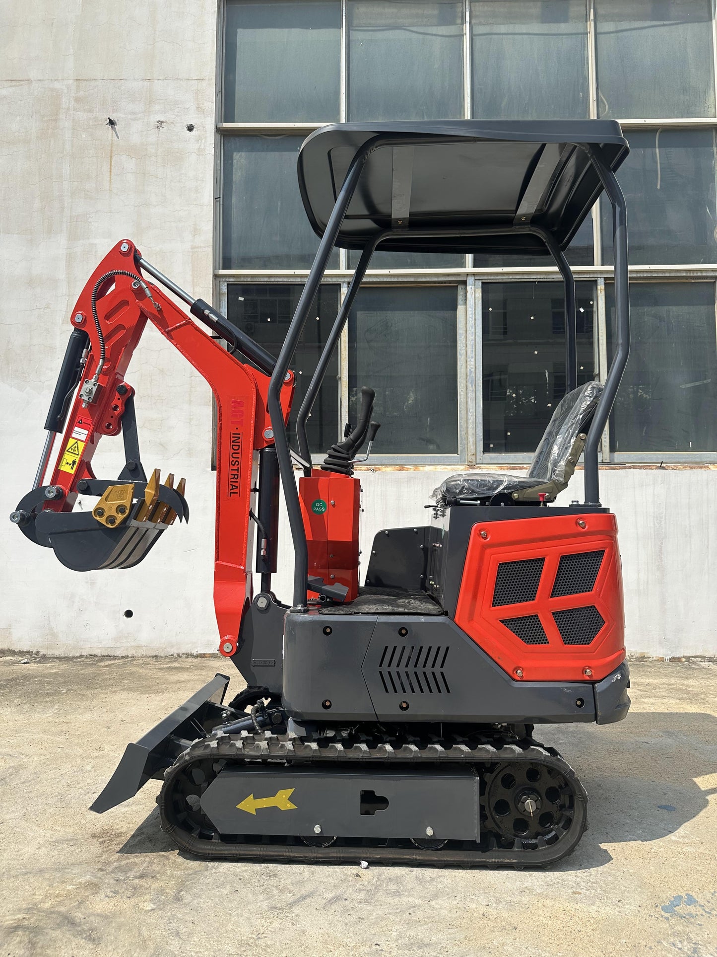 AGT-DJ14 1-Ton 13.5 HP Gasoline Mini Excavator With B&S Engine