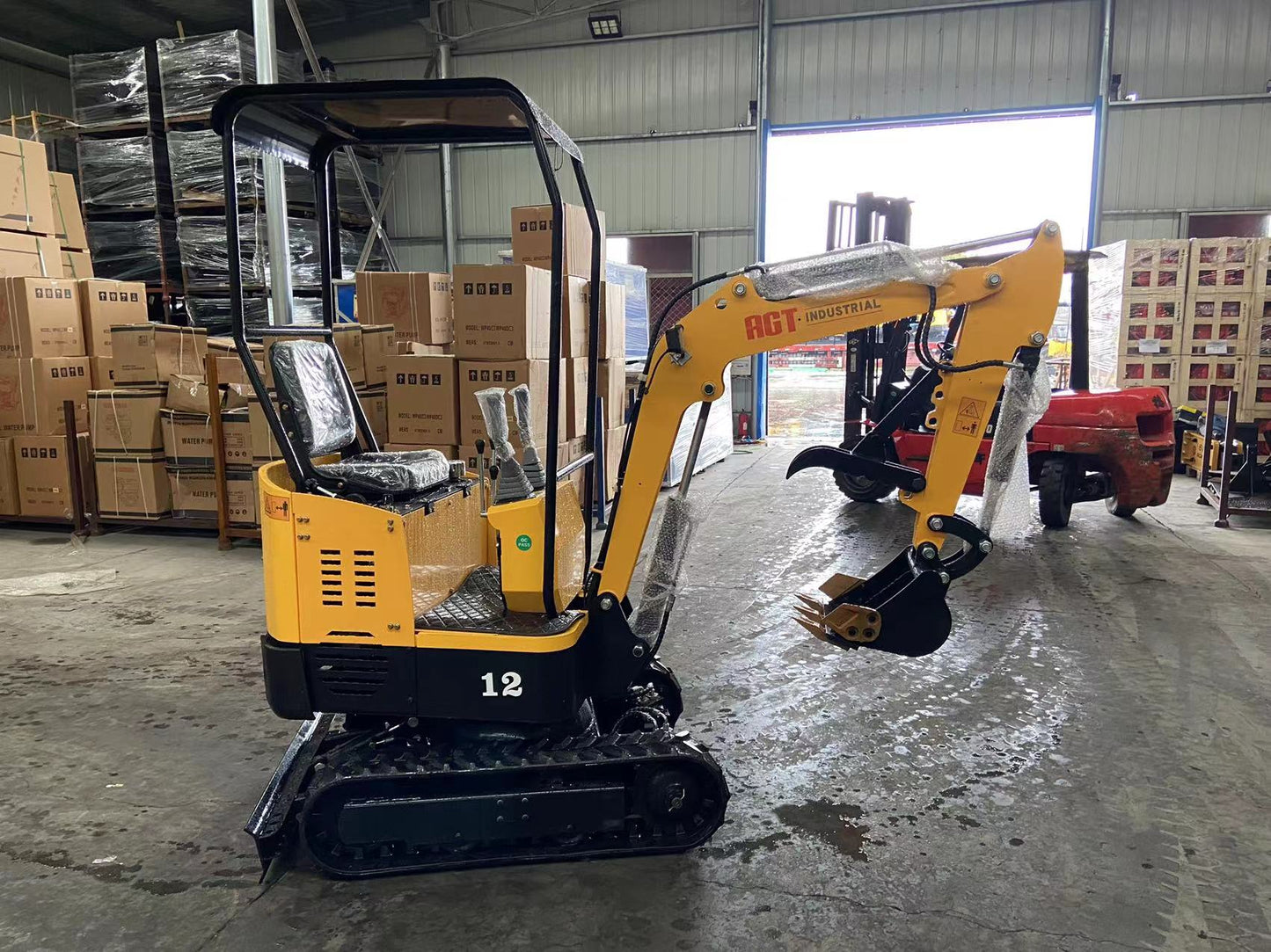 AGT-H12 1-Ton 13.5 HP Mini Excavator with B&S Engine