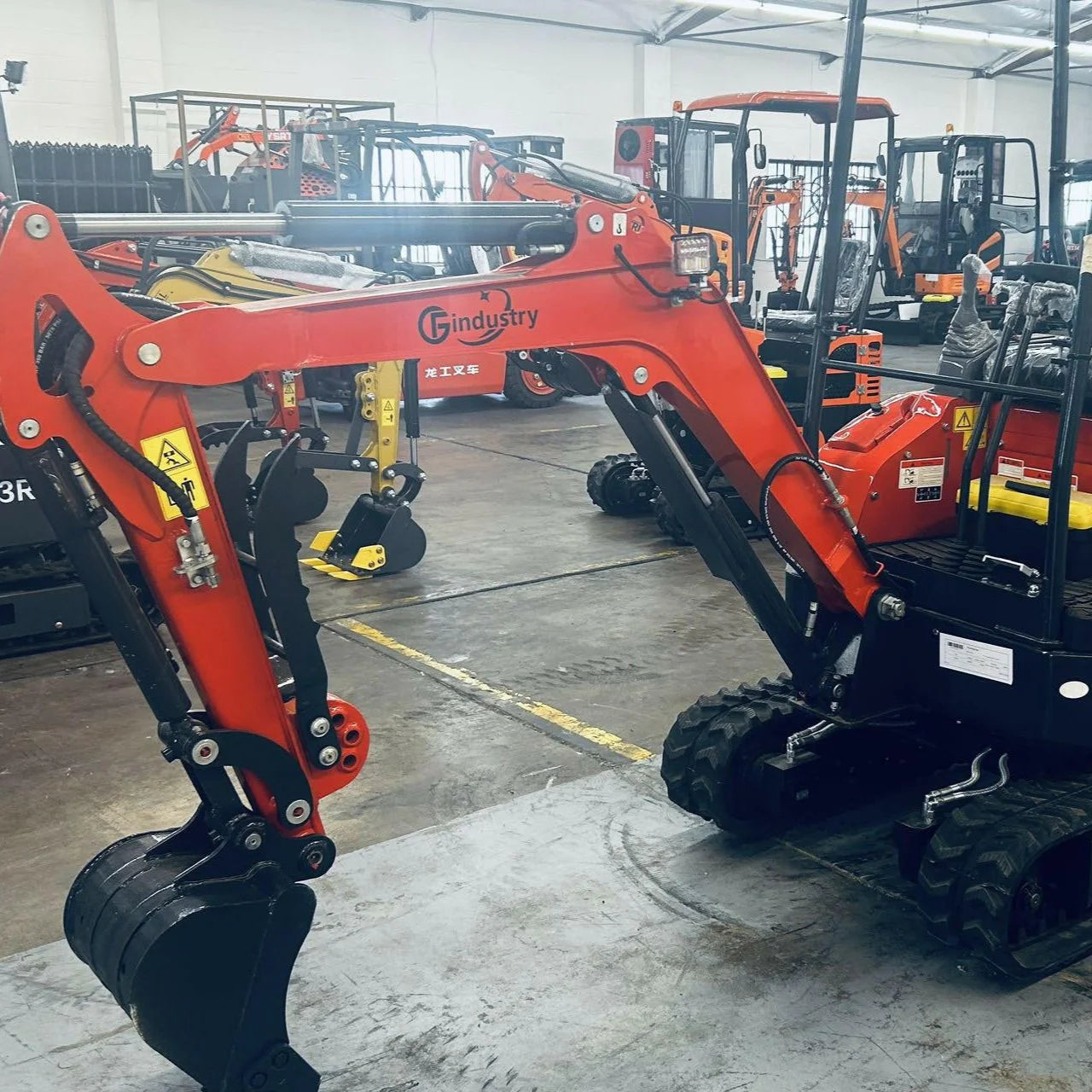 AGT-KU18E 1.8-Ton 13.5 HP Mini Excavator with Kubota Engine