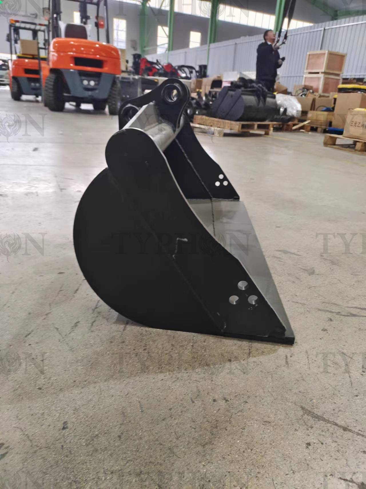 TYPHON 2.5 Ton Mini Excavator Attachment Plain Bucket 800mm 31" Mud Bucket