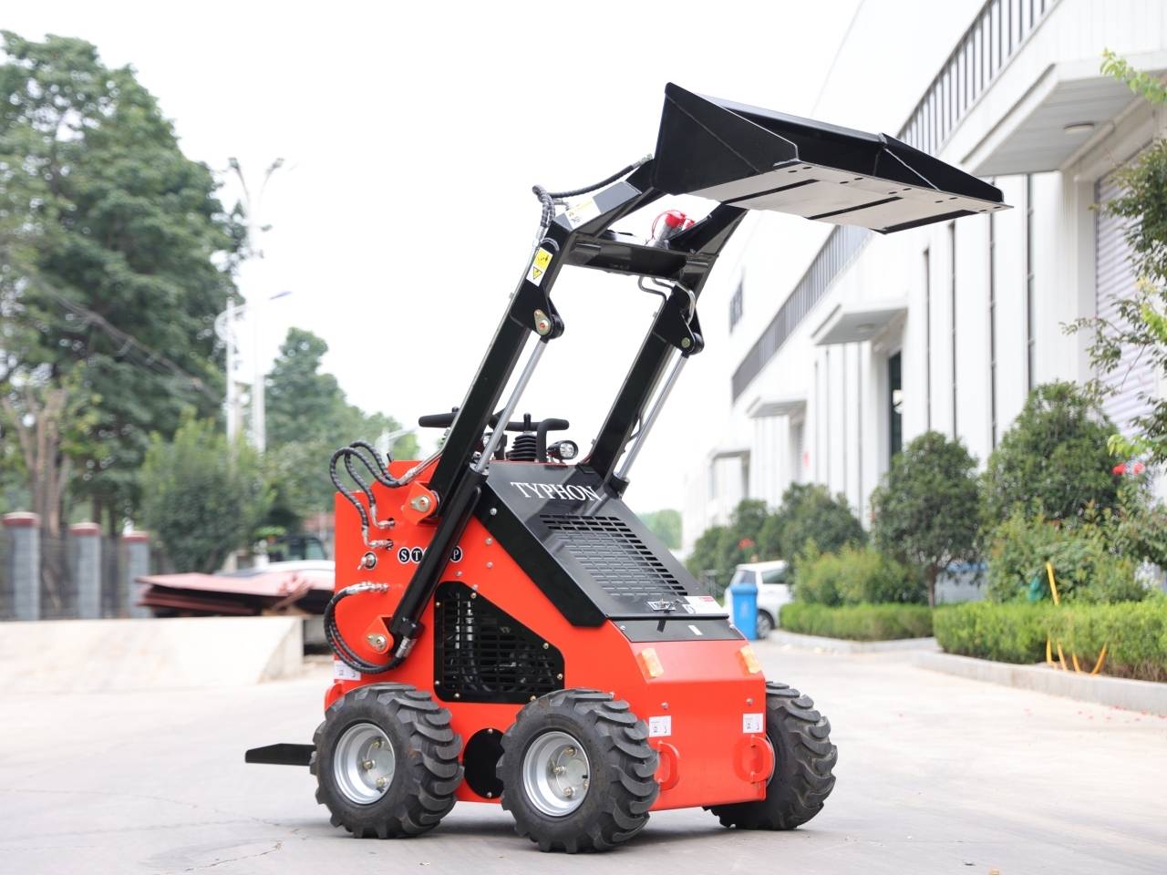 Brand New TYPHON STOMP 1800lbs Mini Skid Steer Loader 23HP Wheel Gas EPA B&S Engine USA