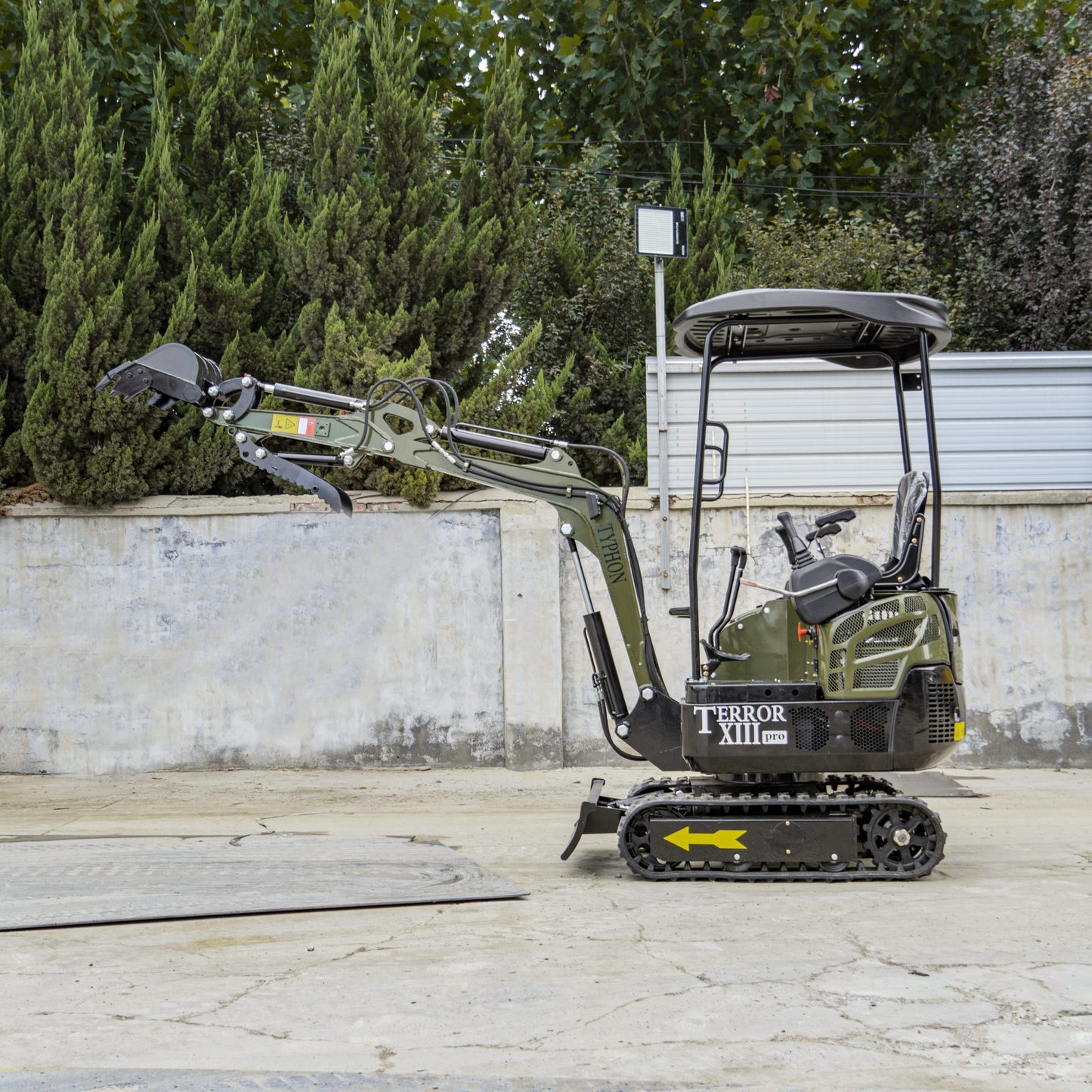 TYPHON TERROR XIII PRO STORM Mini Excavator – 1.3 Ton Trench Digger with Canopy, Hydraulic Thumb Clip, 22.1hp Honda Engine USA