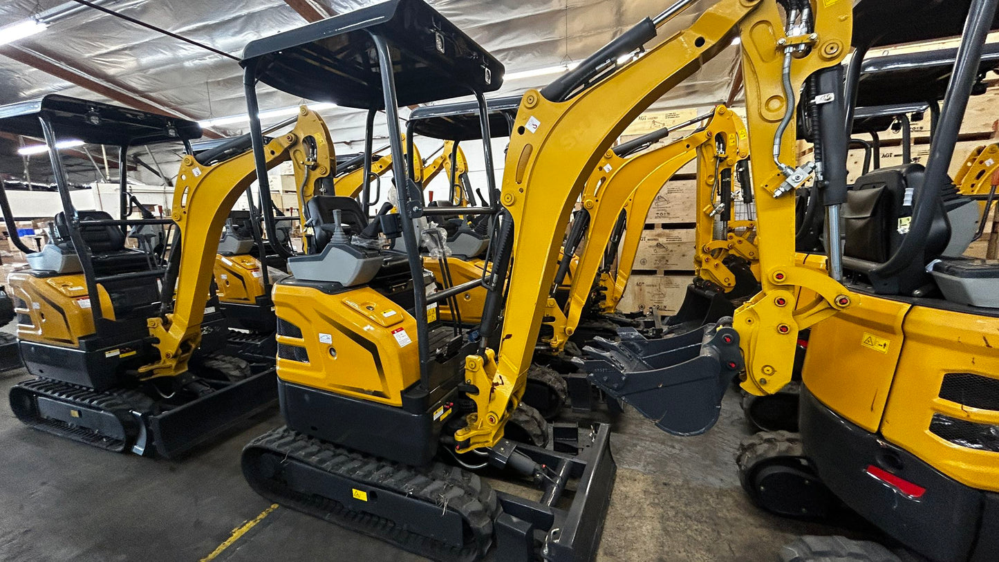 AGT-SE17SR 1.8-Ton 13.5 HP Mini Excavator with Kubota Diesel Engine | AGT Shantui
