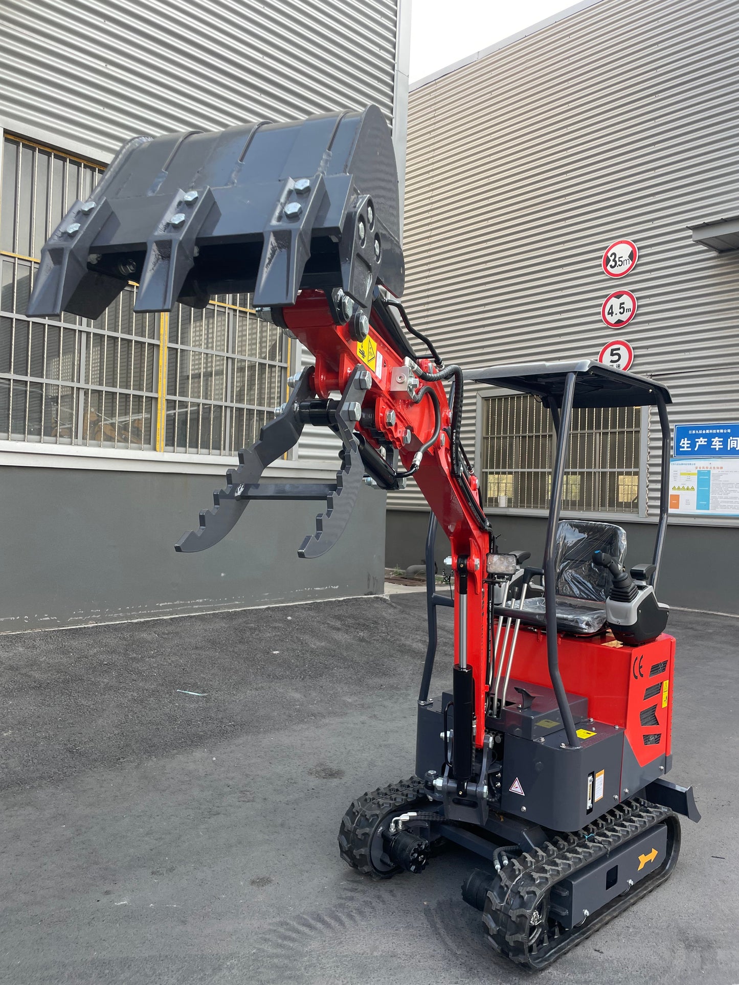 AGT-DM12X-PLUS 1-Ton 13.5 HP Mini Excavator with Hydraulic Thumb, Pilot System, Dual Display
