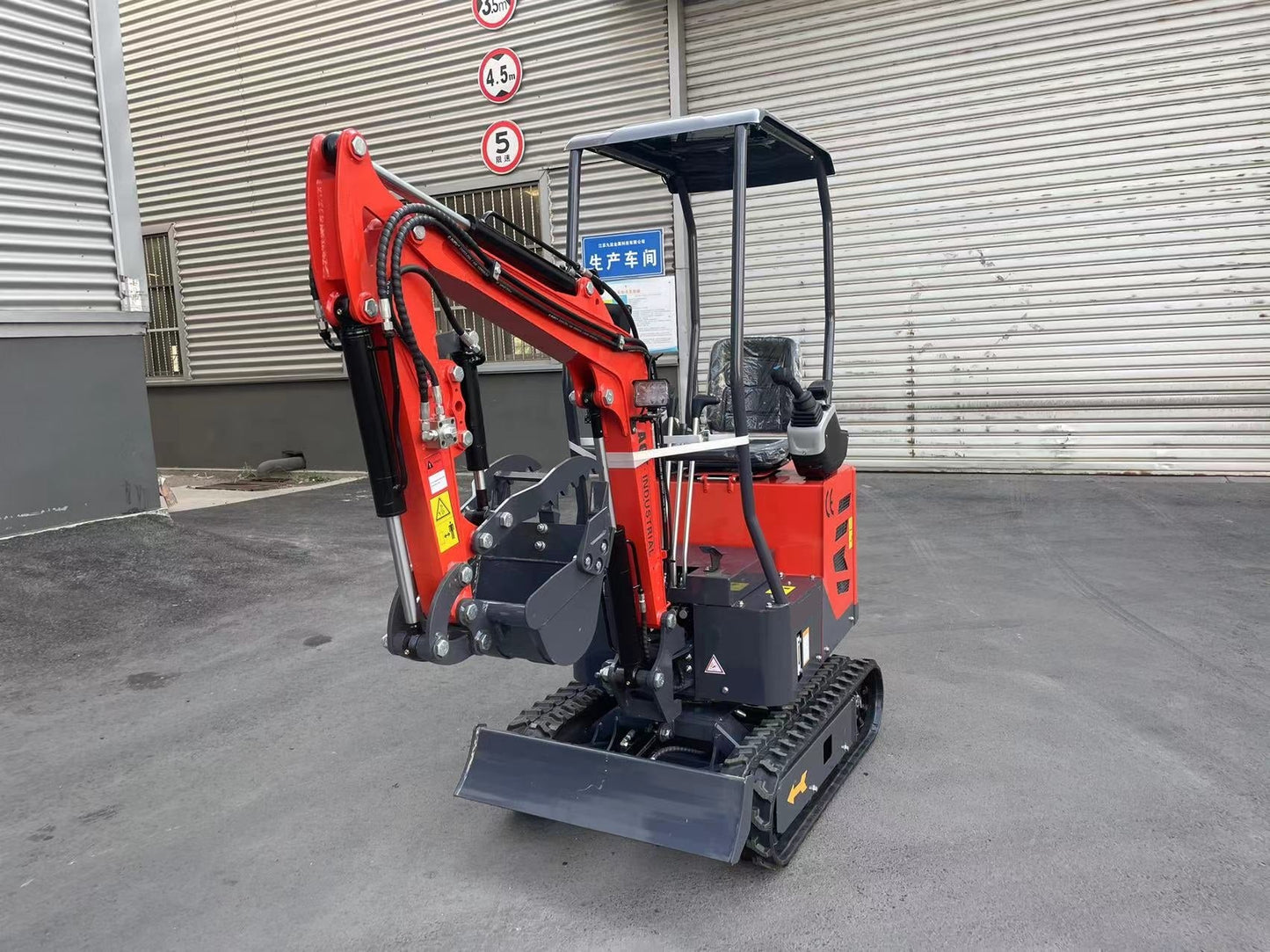 AGT-DM12X-PLUS 1-Ton 13.5 HP Mini Excavator with Hydraulic Thumb, Pilot System, Dual Display