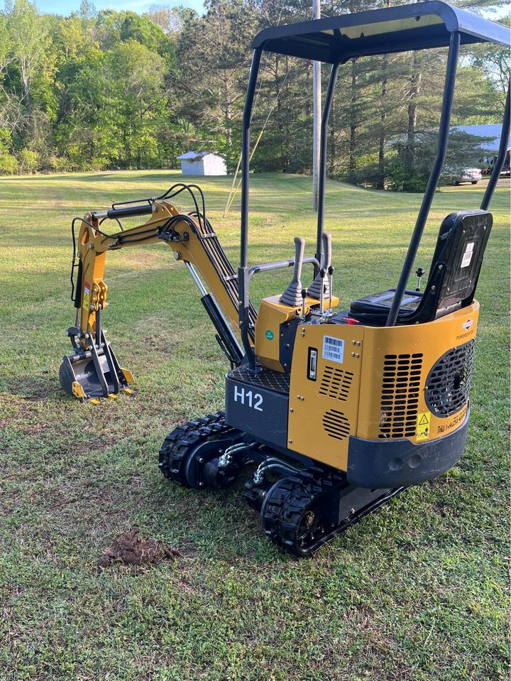 AGT-H12 1-Ton 13.5 HP Mini Excavator with B&S Engine