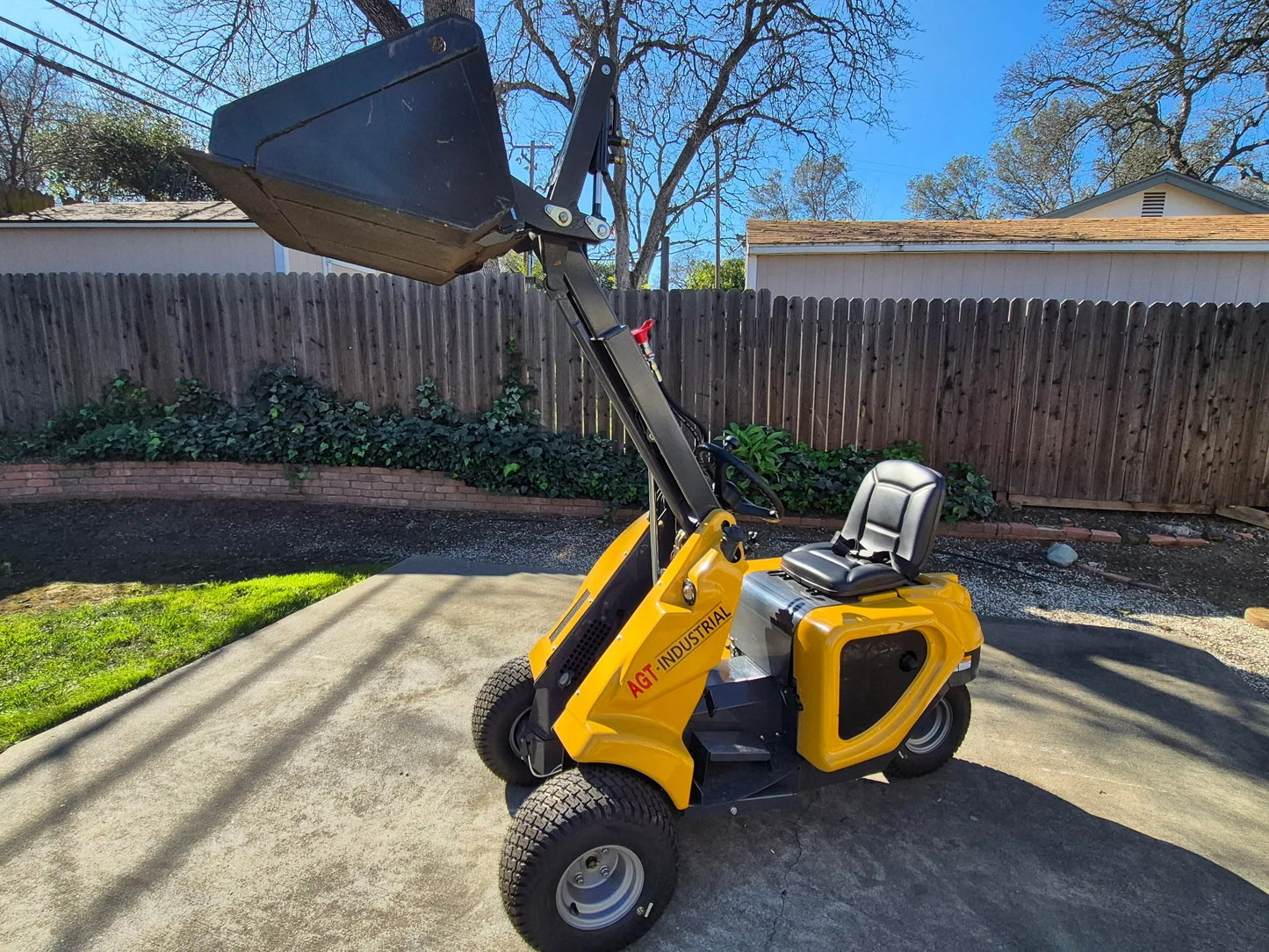 AGT-HR230 0.7-Ton 23HP Mini Track Loader With RATO Engine