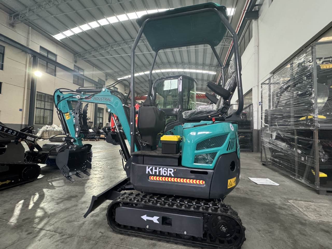 AGT-KH16R 1-Ton Gasoline Mini Excavator With RATO Engine, Hydraulic Thumb