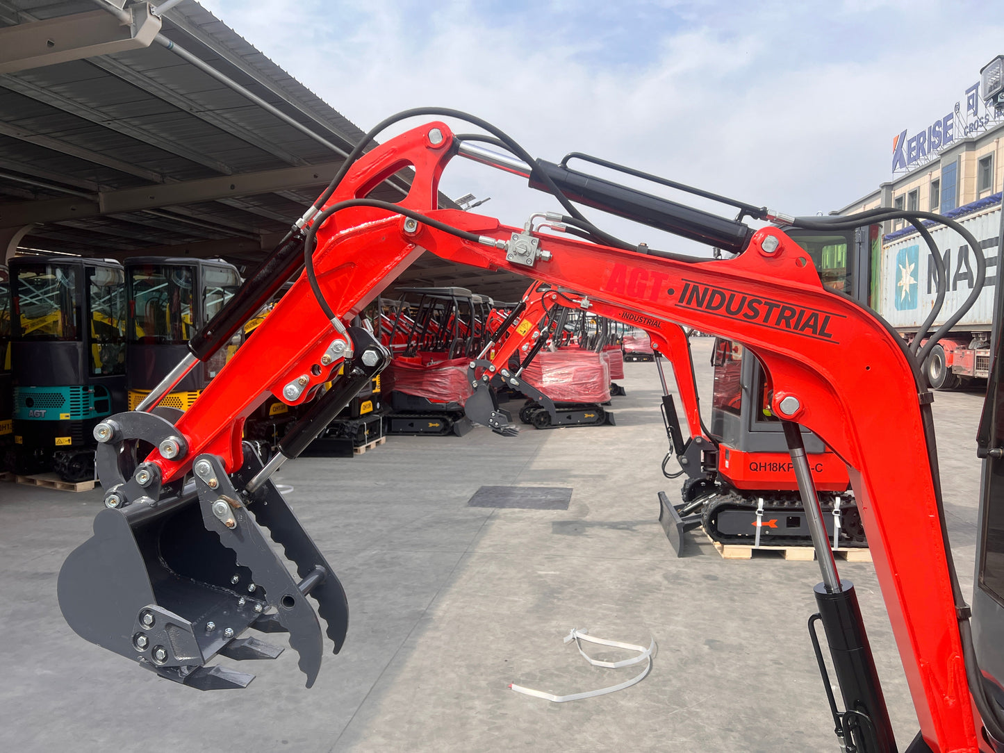 AGT-KH18K-C 1-Ton Mini Excavator with Side Swing and Pilot System