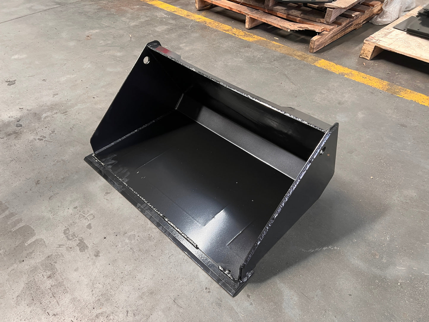 Standard Duty Skid Steer Bucket |AGT-M-BK45
