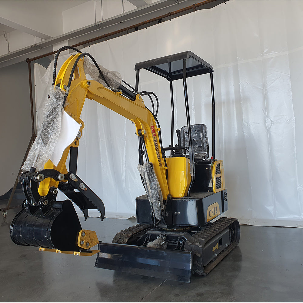 AGT-QH12 1-Ton 13.5 HP Gasoline Mini Excavator with Thumb Clip and B&S Engine