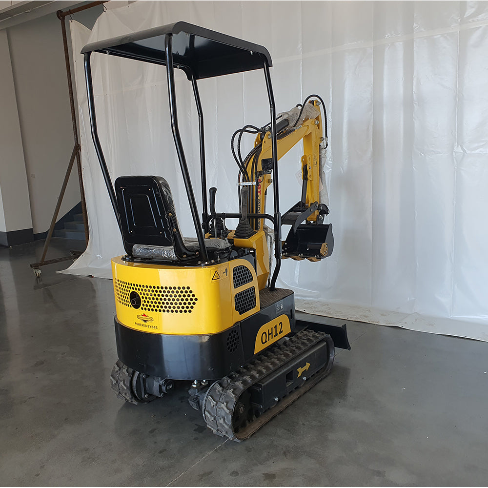 AGT-QH12 1-Ton 13.5 HP Gasoline Mini Excavator with Thumb Clip and B&S Engine
