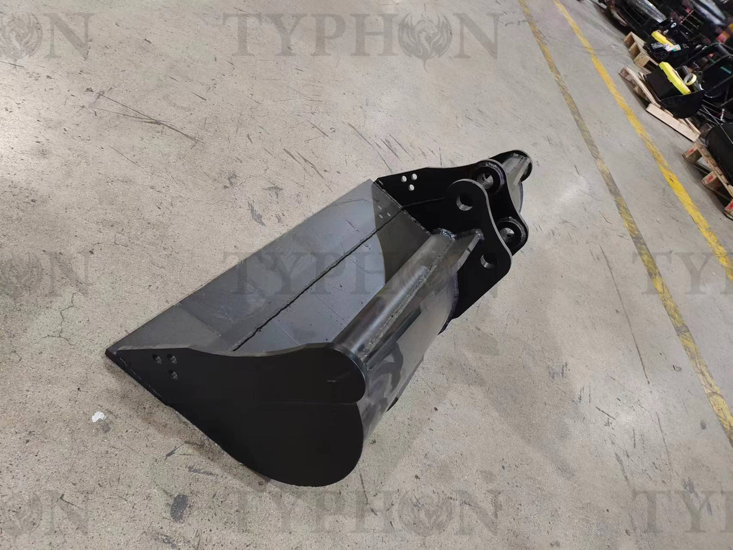 TYPHON 2.5 Ton Mini Excavator Attachment Plain Bucket 800mm 31" Mud Bucket