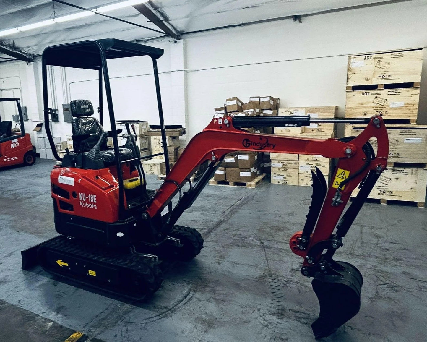 AGT-KU18E 1.8-Ton 13.5 HP Mini Excavator with Kubota Engine