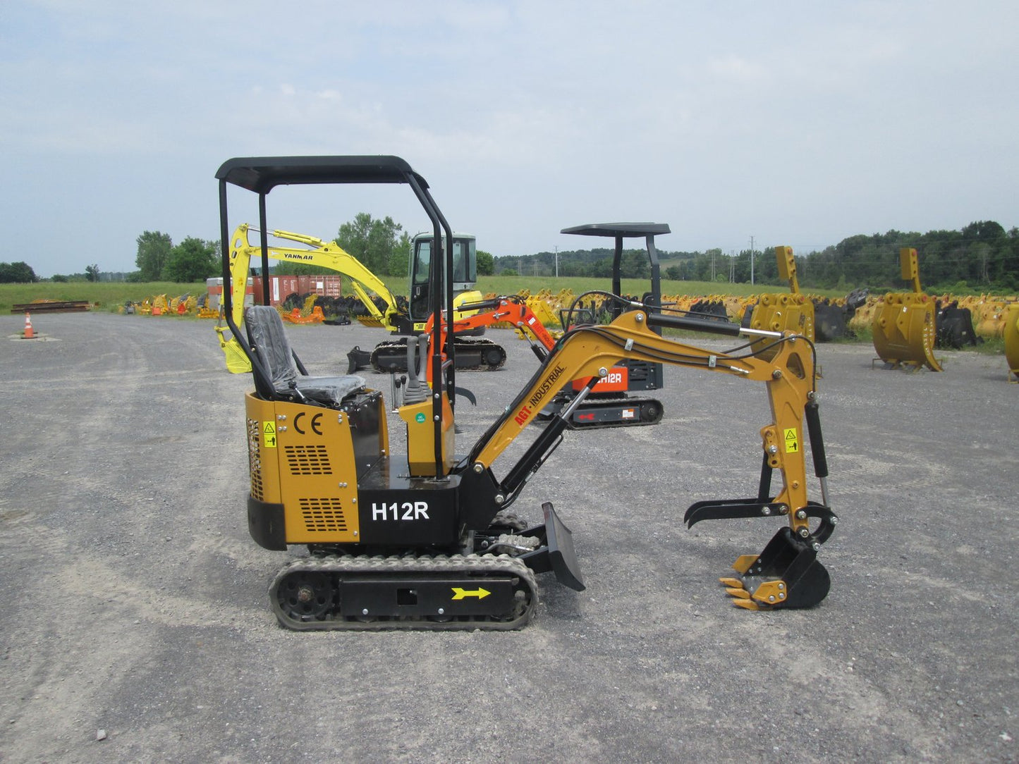 AGT-H12R 1-Ton 13.5 HP Gasoline Mini Excavator with RATO Engine
