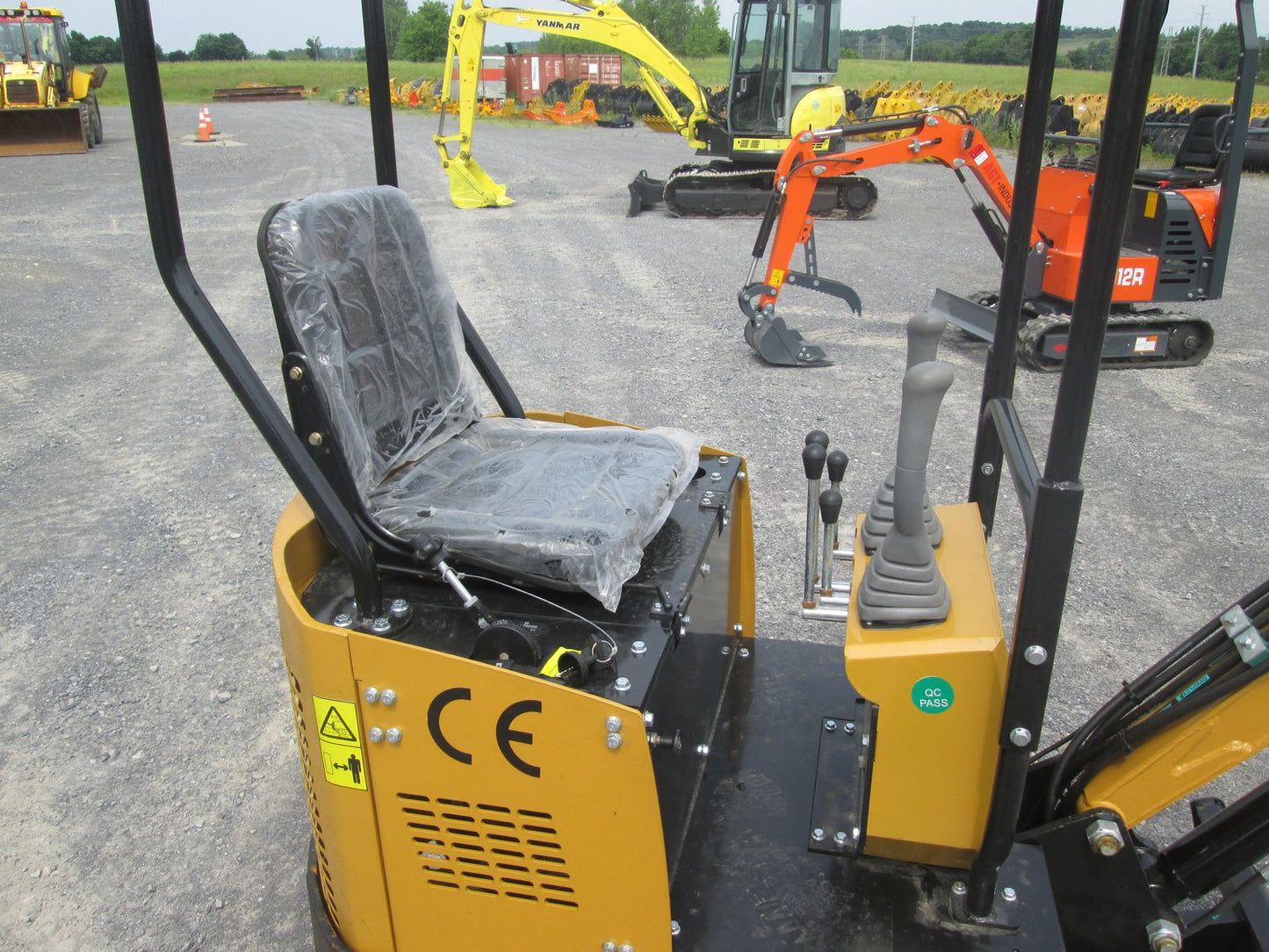 AGT-H12R 1-Ton 13.5 HP Gasoline Mini Excavator with RATO Engine