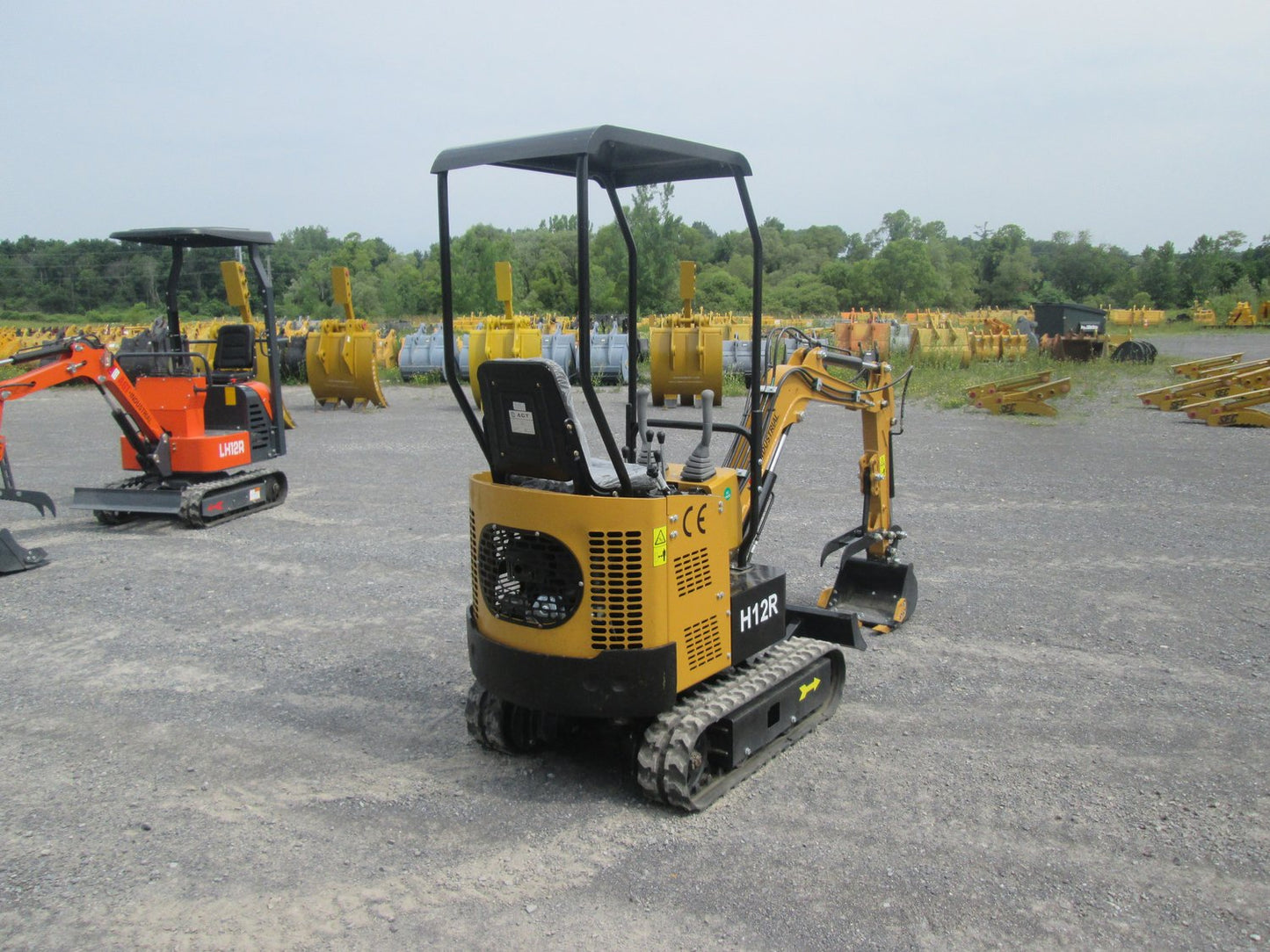 AGT-H12R 1-Ton 13.5 HP Gasoline Mini Excavator with RATO Engine